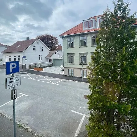 Ledaal Place 2 By アパート *